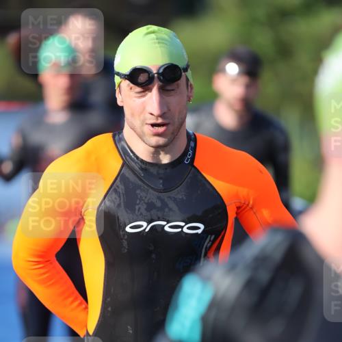 25.08.2024 - Elbe Triathlon Hamburg H.Heesch http://msf.ph/oto/6851520 25.08.2024 08:59:24 Schwimmen 202, 204, 237, 261, 274, 275, 278, 285, 298, 310, 316, 322 meine-sportfotos.de