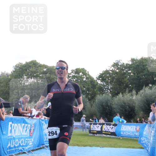 25.08.2024 - Elbe Triathlon Hamburg H.Heesch http://msf.ph/oto/6851545 25.08.2024 10:48:10 Ziel 161, 193, 294, 311 meine-sportfotos.de