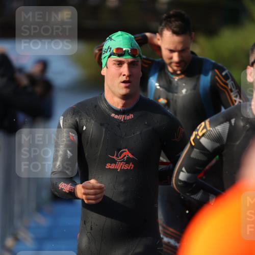25.08.2024 - Elbe Triathlon Hamburg H.Heesch http://msf.ph/oto/6851561 25.08.2024 08:59:25 Schwimmen 202, 204, 237, 261, 274, 275, 278, 285, 298, 310, 316, 322 meine-sportfotos.de