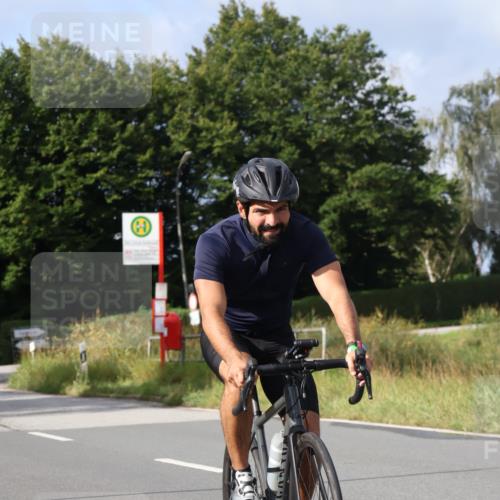 25.08.2024 - Elbe Triathlon Hamburg Fuchs,  Jonas http://msf.ph/oto/6851566 25.08.2024 09:57:44 Radfahren 435, 236, 235, 267, 376, 484, 264 meine-sportfotos.de