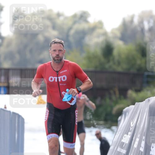 25.08.2024 - Elbe Triathlon Hamburg H.Heesch http://msf.ph/oto/6851570 25.08.2024 15:26:54 Schwimmen  meine-sportfotos.de