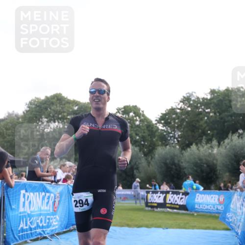 25.08.2024 - Elbe Triathlon Hamburg H.Heesch http://msf.ph/oto/6851573 25.08.2024 10:48:10 Ziel 161, 193, 294, 311 meine-sportfotos.de