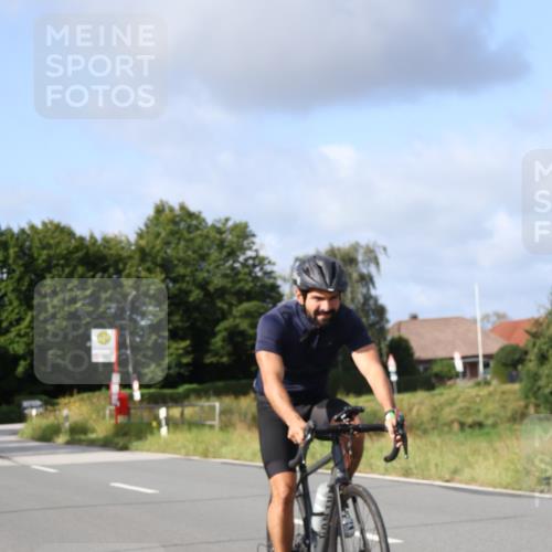 25.08.2024 - Elbe Triathlon Hamburg Fuchs,  Jonas http://msf.ph/oto/6851575 25.08.2024 09:57:45 Radfahren 236, 235, 267, 376, 484, 264 meine-sportfotos.de