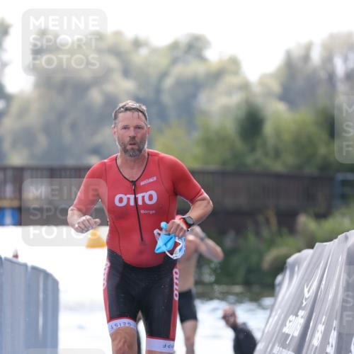 25.08.2024 - Elbe Triathlon Hamburg H.Heesch http://msf.ph/oto/6851577 25.08.2024 15:26:54 Schwimmen  meine-sportfotos.de