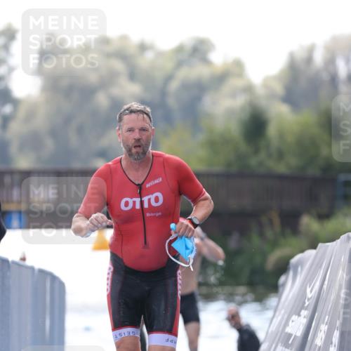 25.08.2024 - Elbe Triathlon Hamburg H.Heesch http://msf.ph/oto/6851584 25.08.2024 15:26:54 Schwimmen  meine-sportfotos.de
