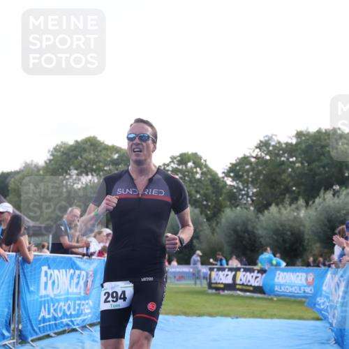 25.08.2024 - Elbe Triathlon Hamburg H.Heesch http://msf.ph/oto/6851588 25.08.2024 10:48:10 Ziel 161, 193, 294, 311 meine-sportfotos.de