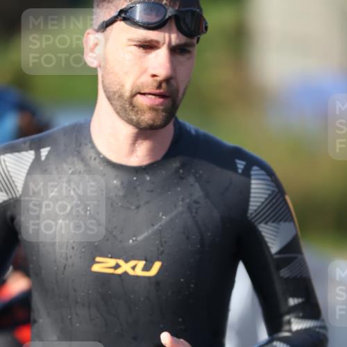 25.08.2024 - Elbe Triathlon Hamburg H.Heesch http://msf.ph/oto/6851601 25.08.2024 08:59:26 Schwimmen 202, 204, 237, 261, 274, 275, 278, 285, 298, 310, 316, 322 meine-sportfotos.de