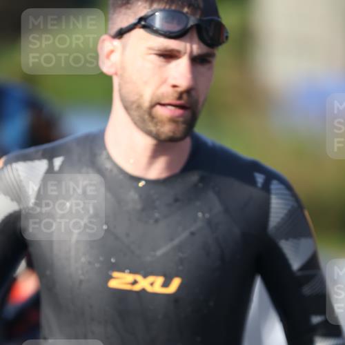 25.08.2024 - Elbe Triathlon Hamburg H.Heesch http://msf.ph/oto/6851608 25.08.2024 08:59:26 Schwimmen 202, 204, 237, 261, 274, 275, 278, 285, 298, 310, 316, 322 meine-sportfotos.de