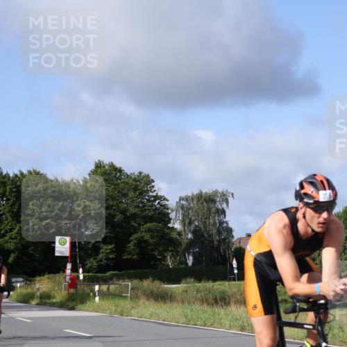 25.08.2024 - Elbe Triathlon Hamburg Fuchs,  Jonas http://msf.ph/oto/6851613 25.08.2024 09:57:48 Radfahren 235, 267, 376, 484, 264 meine-sportfotos.de