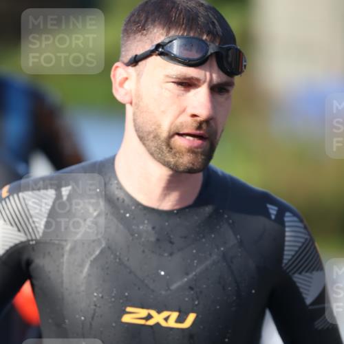 25.08.2024 - Elbe Triathlon Hamburg H.Heesch http://msf.ph/oto/6851615 25.08.2024 08:59:26 Schwimmen 202, 204, 237, 261, 274, 275, 278, 285, 298, 310, 316, 322 meine-sportfotos.de