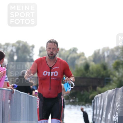 25.08.2024 - Elbe Triathlon Hamburg H.Heesch http://msf.ph/oto/6851617 25.08.2024 15:26:56 Schwimmen  meine-sportfotos.de