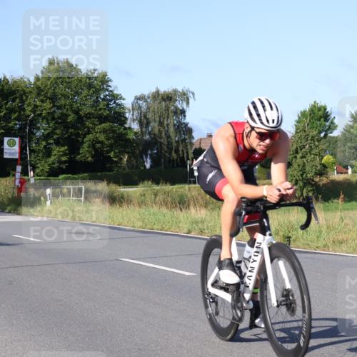 25.08.2024 - Elbe Triathlon Hamburg Fuchs,  Jonas http://msf.ph/oto/6851618 25.08.2024 09:15:07 Radfahren 170, 85, 207, 98 meine-sportfotos.de