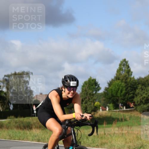 25.08.2024 - Elbe Triathlon Hamburg Fuchs,  Jonas http://msf.ph/oto/6851619 25.08.2024 09:57:49 Radfahren 267, 376, 484, 264 meine-sportfotos.de