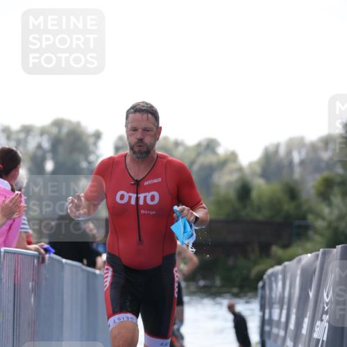 25.08.2024 - Elbe Triathlon Hamburg H.Heesch http://msf.ph/oto/6851635 25.08.2024 15:26:56 Schwimmen  meine-sportfotos.de