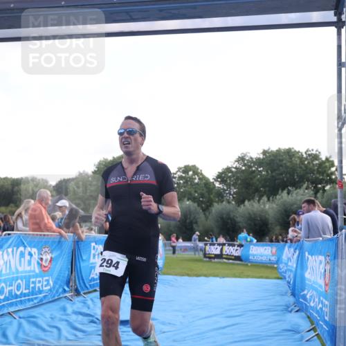 25.08.2024 - Elbe Triathlon Hamburg H.Heesch http://msf.ph/oto/6851637 25.08.2024 10:48:10 Ziel 161, 193, 294, 311 meine-sportfotos.de