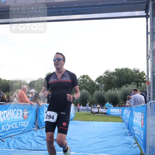 25.08.2024 - Elbe Triathlon Hamburg H.Heesch http://msf.ph/oto/6851646 25.08.2024 10:48:10 Ziel 161, 193, 294, 311 meine-sportfotos.de