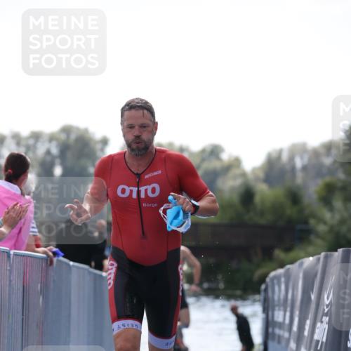 25.08.2024 - Elbe Triathlon Hamburg H.Heesch http://msf.ph/oto/6851650 25.08.2024 15:26:56 Schwimmen  meine-sportfotos.de
