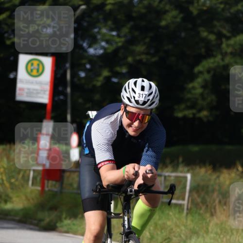 25.08.2024 - Elbe Triathlon Hamburg Fuchs,  Jonas http://msf.ph/oto/6851651 25.08.2024 09:58:03 Radfahren 317, 548, 470 meine-sportfotos.de