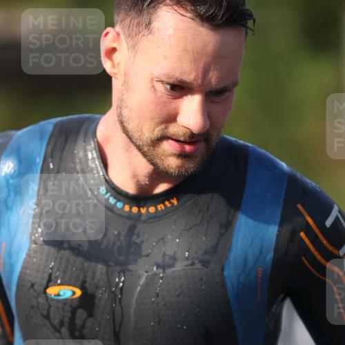 25.08.2024 - Elbe Triathlon Hamburg H.Heesch http://msf.ph/oto/6851659 25.08.2024 08:59:27 Schwimmen 202, 204, 237, 261, 274, 275, 278, 285, 298, 310, 316, 322 meine-sportfotos.de