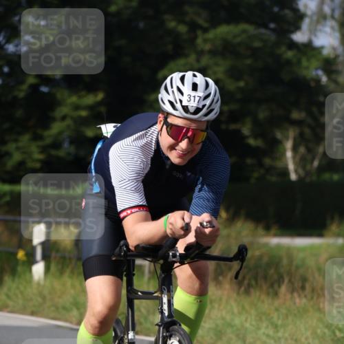 25.08.2024 - Elbe Triathlon Hamburg Fuchs,  Jonas http://msf.ph/oto/6851660 25.08.2024 09:58:03 Radfahren 317, 548, 470 meine-sportfotos.de