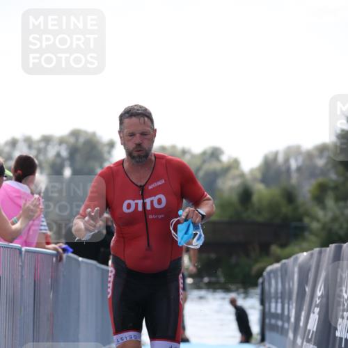 25.08.2024 - Elbe Triathlon Hamburg H.Heesch http://msf.ph/oto/6851667 25.08.2024 15:26:56 Schwimmen  meine-sportfotos.de