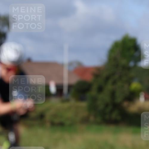 25.08.2024 - Elbe Triathlon Hamburg Fuchs,  Jonas http://msf.ph/oto/6851668 25.08.2024 09:58:03 Radfahren 317, 548, 470 meine-sportfotos.de