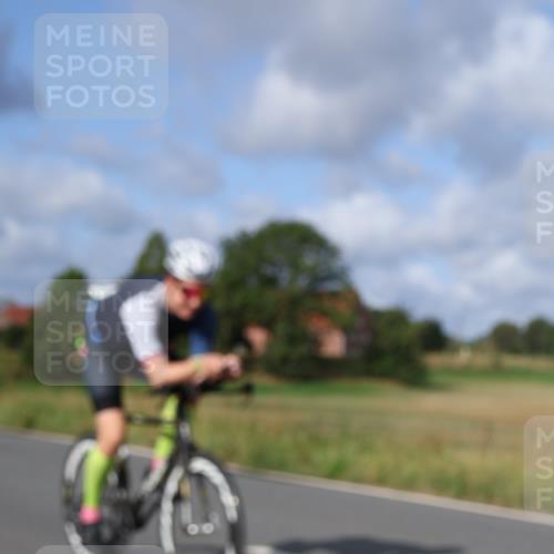 25.08.2024 - Elbe Triathlon Hamburg Fuchs,  Jonas http://msf.ph/oto/6851680 25.08.2024 09:58:04 Radfahren 317, 548, 470 meine-sportfotos.de