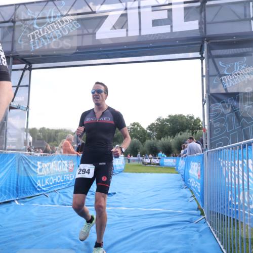 25.08.2024 - Elbe Triathlon Hamburg H.Heesch http://msf.ph/oto/6851685 25.08.2024 10:48:11 Ziel 161, 193, 294, 311 meine-sportfotos.de
