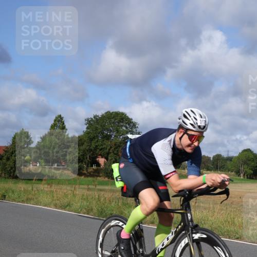 25.08.2024 - Elbe Triathlon Hamburg Fuchs,  Jonas http://msf.ph/oto/6851686 25.08.2024 09:58:04 Radfahren 317, 548, 470 meine-sportfotos.de
