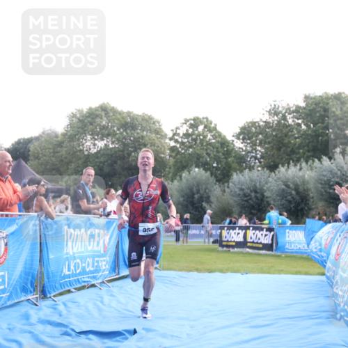 25.08.2024 - Elbe Triathlon Hamburg H.Heesch http://msf.ph/oto/6851704 25.08.2024 10:48:29 Ziel 359 meine-sportfotos.de