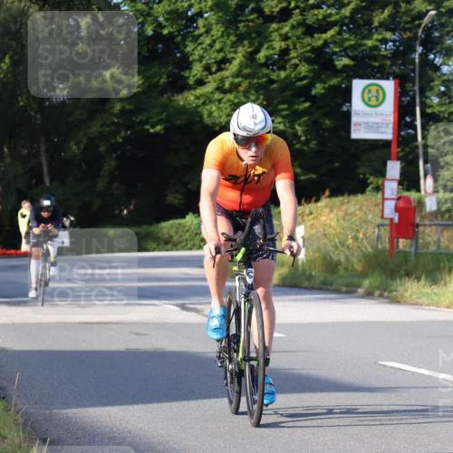 25.08.2024 - Elbe Triathlon Hamburg Fuchs,  Jonas http://msf.ph/oto/6851707 25.08.2024 09:15:18 Radfahren 442, 111 meine-sportfotos.de
