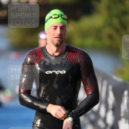 25.08.2024 - Elbe Triathlon Hamburg H.Heesch http://msf.ph/oto/6851720 25.08.2024 08:59:38 Schwimmen 202, 204, 209, 222, 261, 274, 278, 311, 322 meine-sportfotos.de