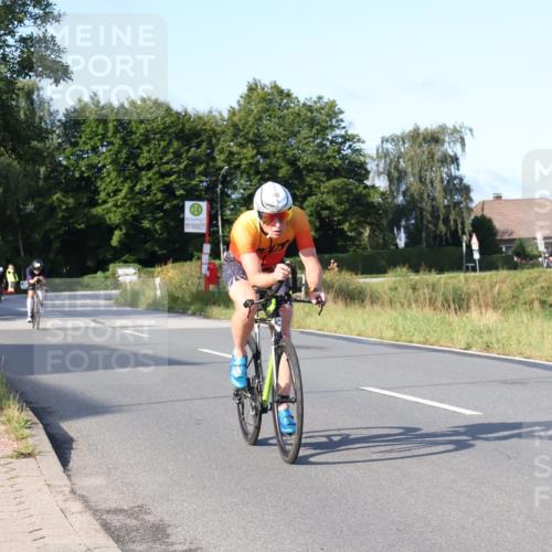 25.08.2024 - Elbe Triathlon Hamburg Fuchs,  Jonas http://msf.ph/oto/6851738 25.08.2024 09:15:19 Radfahren 442, 111, 146 meine-sportfotos.de