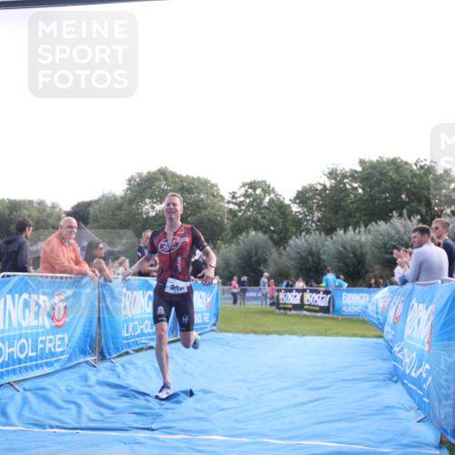 25.08.2024 - Elbe Triathlon Hamburg H.Heesch http://msf.ph/oto/6851739 25.08.2024 10:48:29 Ziel 359 meine-sportfotos.de