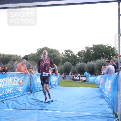 25.08.2024 - Elbe Triathlon Hamburg H.Heesch http://msf.ph/oto/6851755 25.08.2024 10:48:29 Ziel 359 meine-sportfotos.de