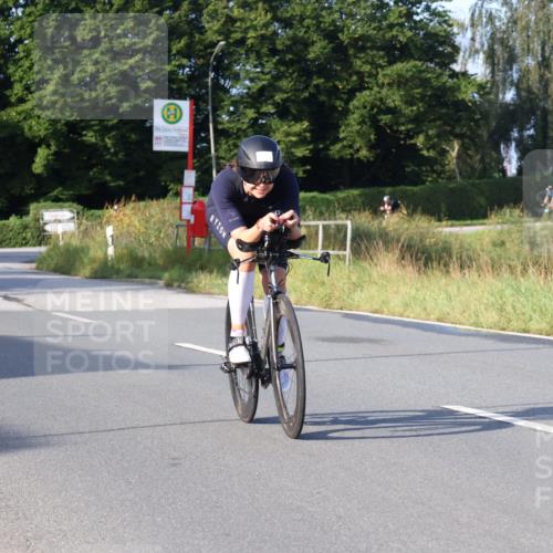 25.08.2024 - Elbe Triathlon Hamburg Fuchs,  Jonas http://msf.ph/oto/6851776 25.08.2024 09:15:21 Radfahren 442, 111, 146 meine-sportfotos.de