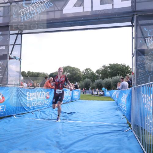 25.08.2024 - Elbe Triathlon Hamburg H.Heesch http://msf.ph/oto/6851795 25.08.2024 10:48:29 Ziel 359 meine-sportfotos.de