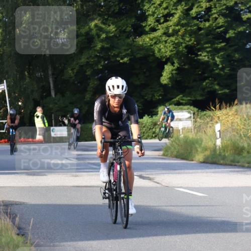 25.08.2024 - Elbe Triathlon Hamburg Fuchs,  Jonas http://msf.ph/oto/6851813 25.08.2024 09:15:24 Radfahren 442, 111, 146, 264, 312 meine-sportfotos.de