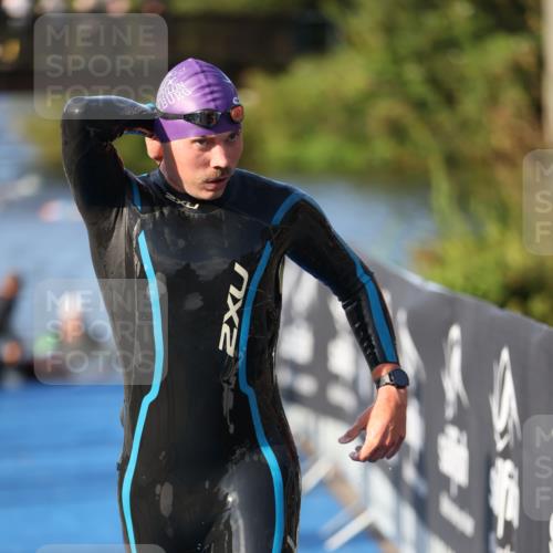 25.08.2024 - Elbe Triathlon Hamburg H.Heesch http://msf.ph/oto/6851827 25.08.2024 08:59:40 Schwimmen 209, 222, 261, 274, 278, 311, 322 meine-sportfotos.de