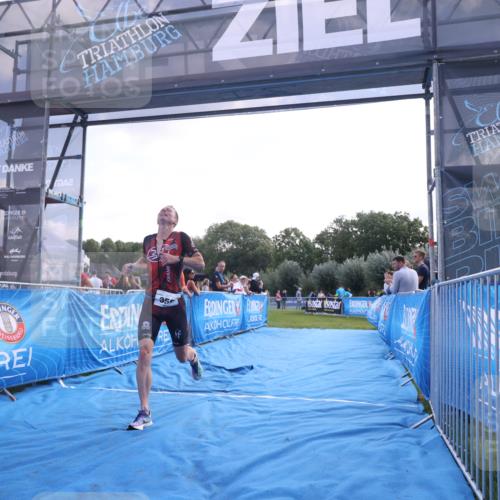 25.08.2024 - Elbe Triathlon Hamburg H.Heesch http://msf.ph/oto/6851836 25.08.2024 10:48:30 Ziel 359 meine-sportfotos.de
