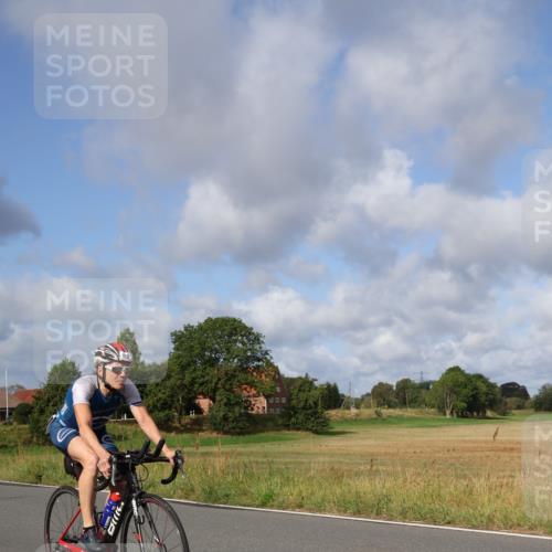 25.08.2024 - Elbe Triathlon Hamburg Fuchs,  Jonas http://msf.ph/oto/6851840 25.08.2024 09:58:23 Radfahren 249, 552, 525 meine-sportfotos.de