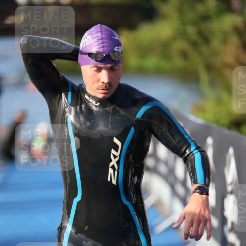 25.08.2024 - Elbe Triathlon Hamburg H.Heesch http://msf.ph/oto/6851849 25.08.2024 08:59:41 Schwimmen 209, 222, 274, 278, 311, 322 meine-sportfotos.de