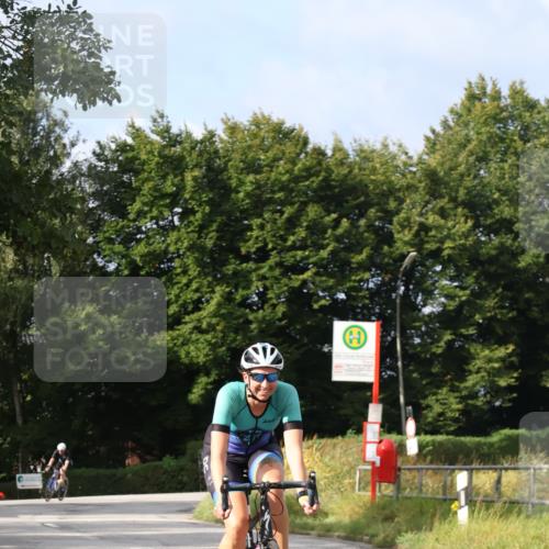 25.08.2024 - Elbe Triathlon Hamburg Fuchs,  Jonas http://msf.ph/oto/6851856 25.08.2024 09:58:29 Radfahren 525, 455, 285 meine-sportfotos.de
