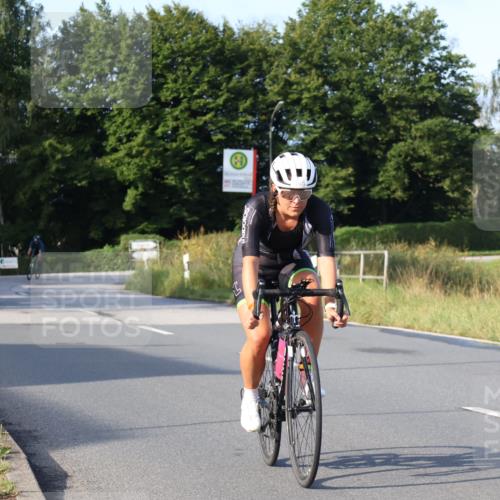 25.08.2024 - Elbe Triathlon Hamburg Fuchs,  Jonas http://msf.ph/oto/6851859 25.08.2024 09:15:25 Radfahren 111, 146, 264, 312 meine-sportfotos.de