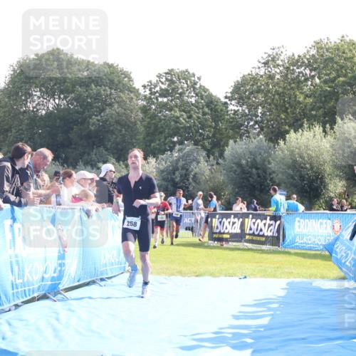 25.08.2024 - Elbe Triathlon Hamburg H.Heesch http://msf.ph/oto/6851862 25.08.2024 10:48:40 Ziel 121, 258 meine-sportfotos.de