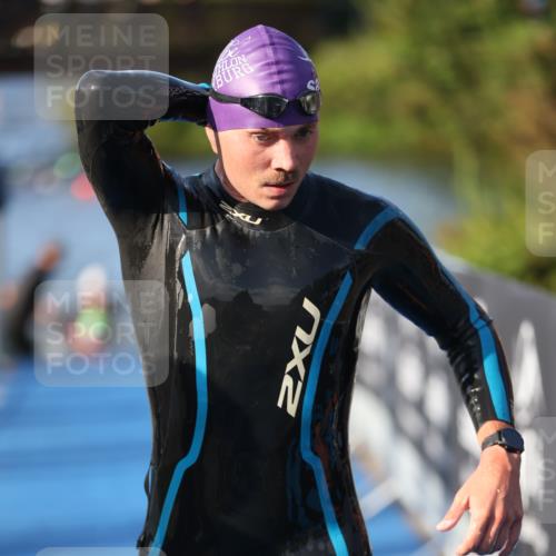 25.08.2024 - Elbe Triathlon Hamburg H.Heesch http://msf.ph/oto/6851868 25.08.2024 08:59:41 Schwimmen 209, 222, 274, 278, 311, 322 meine-sportfotos.de