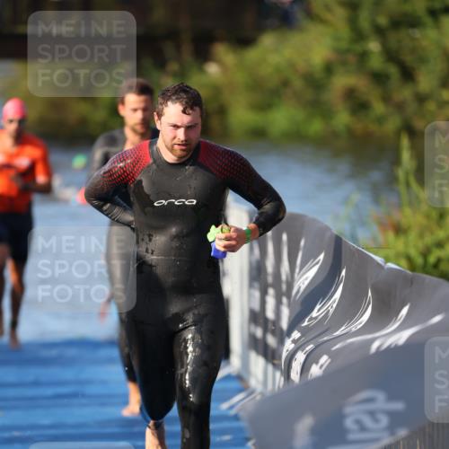 25.08.2024 - Elbe Triathlon Hamburg H.Heesch http://msf.ph/oto/6851873 25.08.2024 08:59:50 Schwimmen 209, 222, 274, 278, 311 meine-sportfotos.de