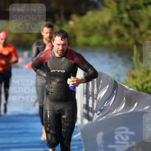 25.08.2024 - Elbe Triathlon Hamburg H.Heesch http://msf.ph/oto/6851882 25.08.2024 08:59:50 Schwimmen 209, 222, 274, 278, 311 meine-sportfotos.de