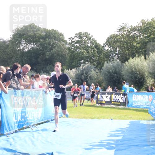 25.08.2024 - Elbe Triathlon Hamburg H.Heesch http://msf.ph/oto/6851897 25.08.2024 10:48:40 Ziel 121, 258 meine-sportfotos.de