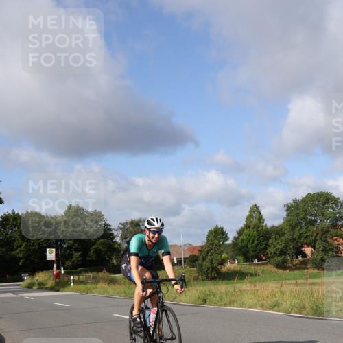 25.08.2024 - Elbe Triathlon Hamburg Fuchs,  Jonas http://msf.ph/oto/6851902 25.08.2024 09:58:30 Radfahren 525, 455, 285, 388 meine-sportfotos.de